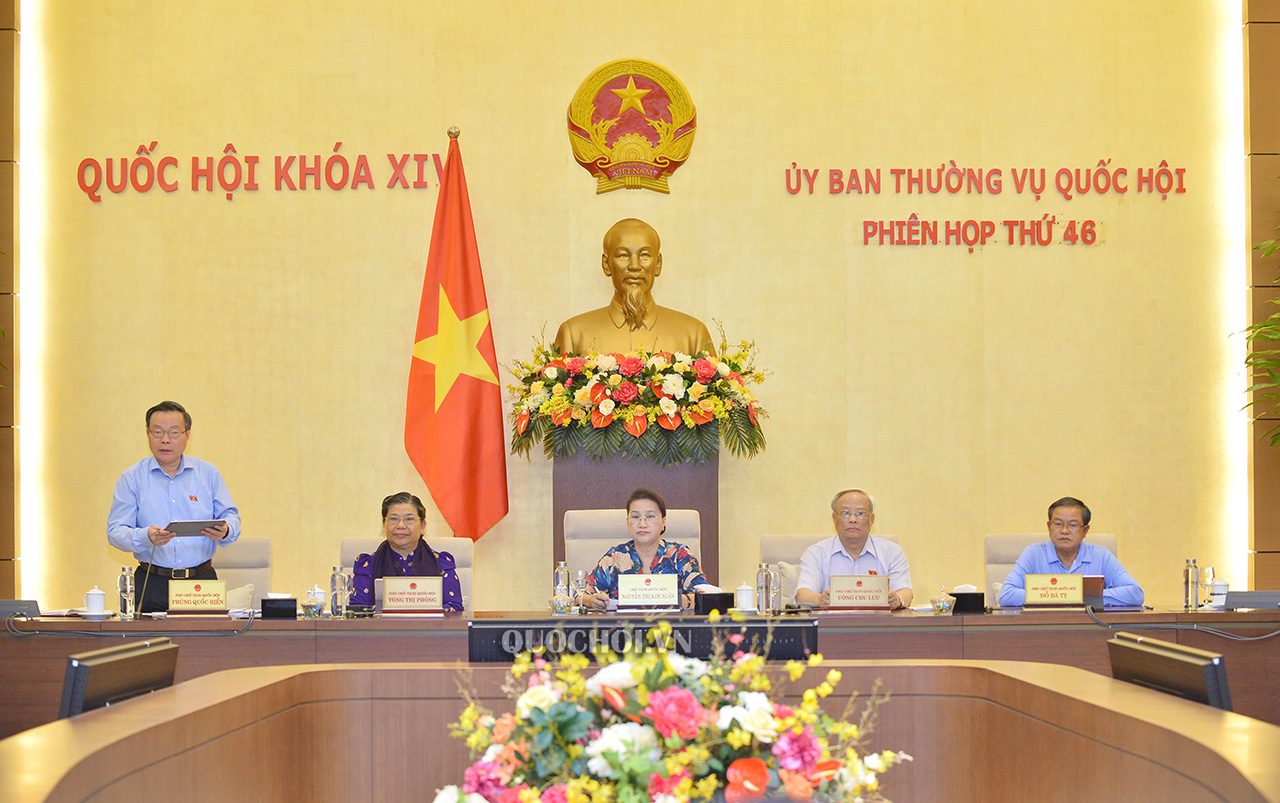Chưa bổ sung sách giáo khoa vào danh mục hàng hóa do nhà nước định giá