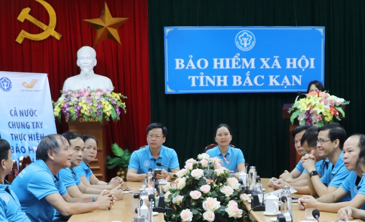 Bắc Kạn ra quân tuyên truyền chính sách BHXH, BHYT