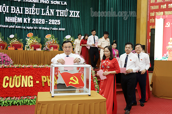 Xây dựng thành phố Sơn La phát triển xanh, nhanh và bền vững