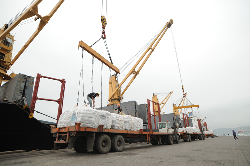 Kim ngạch xuất khẩu đạt 240 tỷ USD