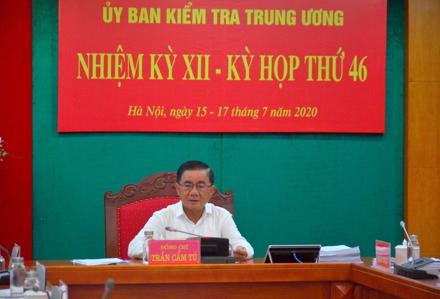 Xem xét thi hành kỷ luật một số đảng viên vi phạm