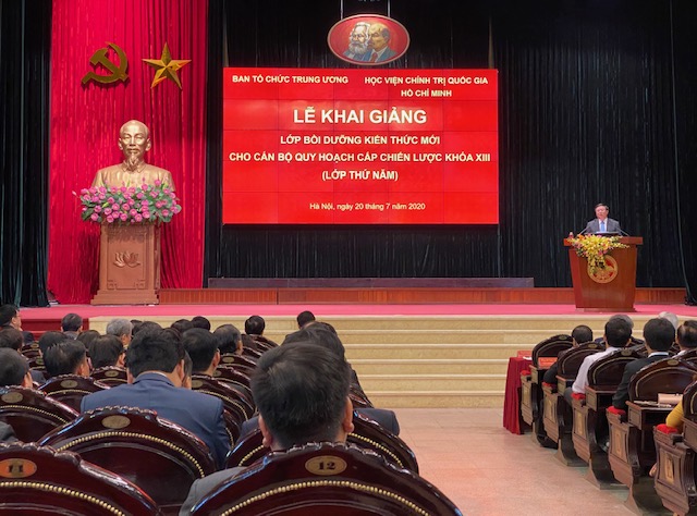 Lĩnh hội những kiến thức mới để phục vụ cho công việc trước mắt và lâu dài