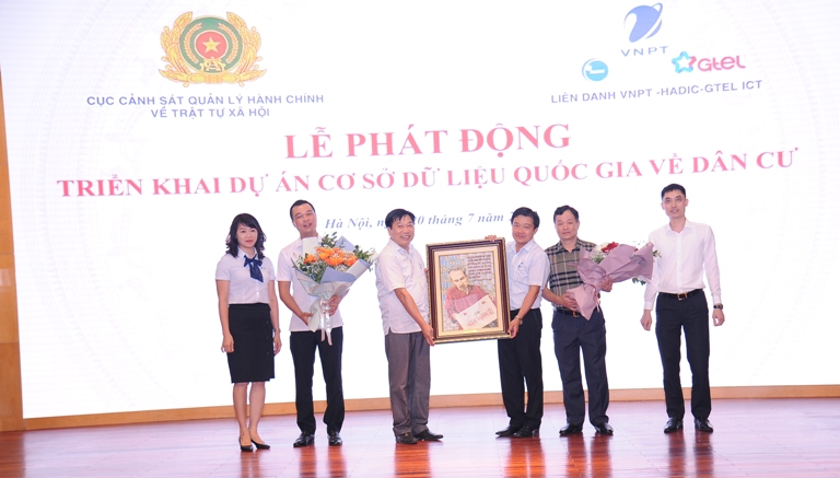 Tham gia xây dựng Cơ sở dữ liệu quốc gia về dân cư, VNPT tiếp tục gắn liền với những dự án quốc gia
