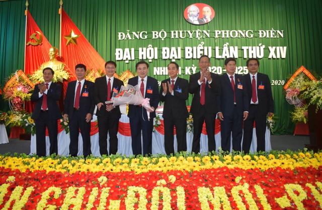 Huy động nguồn lực, sớm đưa Phong Điền trở thành thị xã
