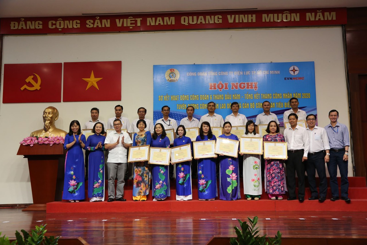 Công đoàn EVNHCMC tích cực ủng hộ phòng chống dịch COVID-19