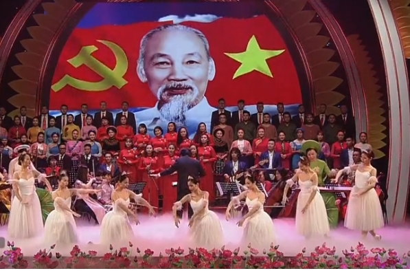 Thi tuyên truyền lưu động “Vinh quang non sông Việt Nam”