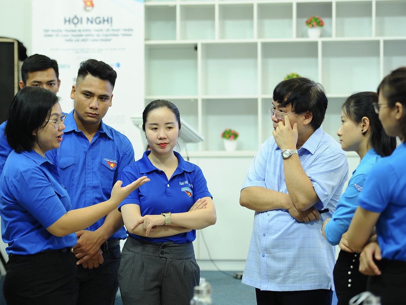 Trang bị cho thanh niên kiến thức về phát triển kinh tế