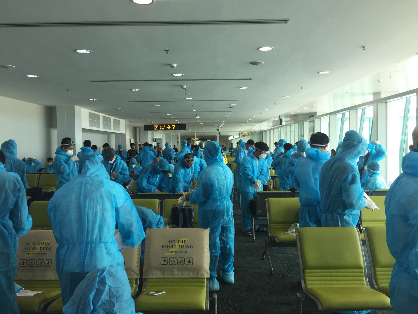 Đưa công dân Việt Nam từ Brunei về nước