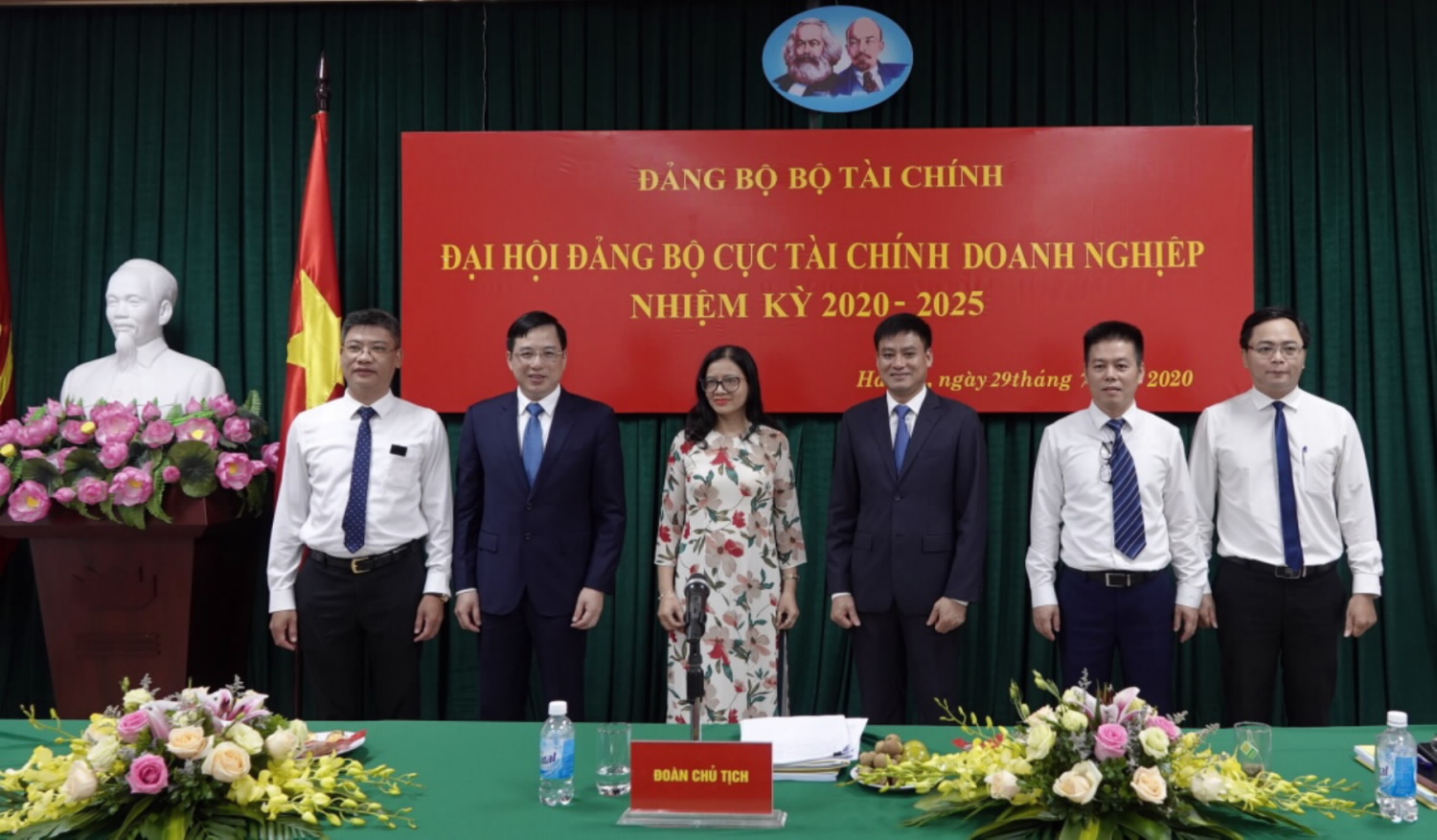 Tiếp tục thực hiện tốt nhiệm vụ chính trị Đảng bộ Cục Tài chính doanh nghiệp