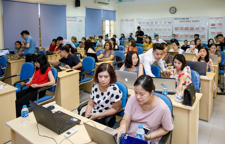 Chuyển giao vận hành hệ thống đào tạo trực tuyến Schoolly tại trường THCS Chương Dương Hà Nội
