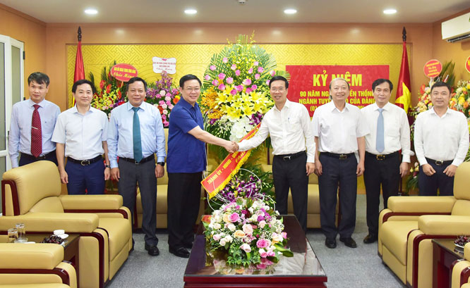 Bí thư Thành ủy Hà Nội chúc mừng Ngày truyền thống ngành Tuyên giáo của Đảng