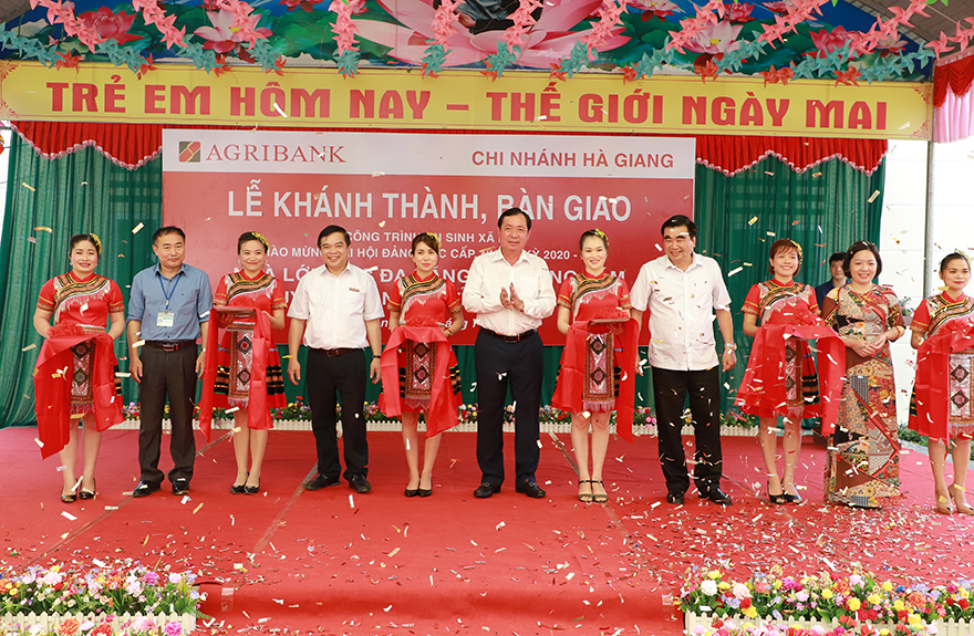 Khánh thành các công trình chào mừng Đại hội Đảng bộ Agribank lần thứ X