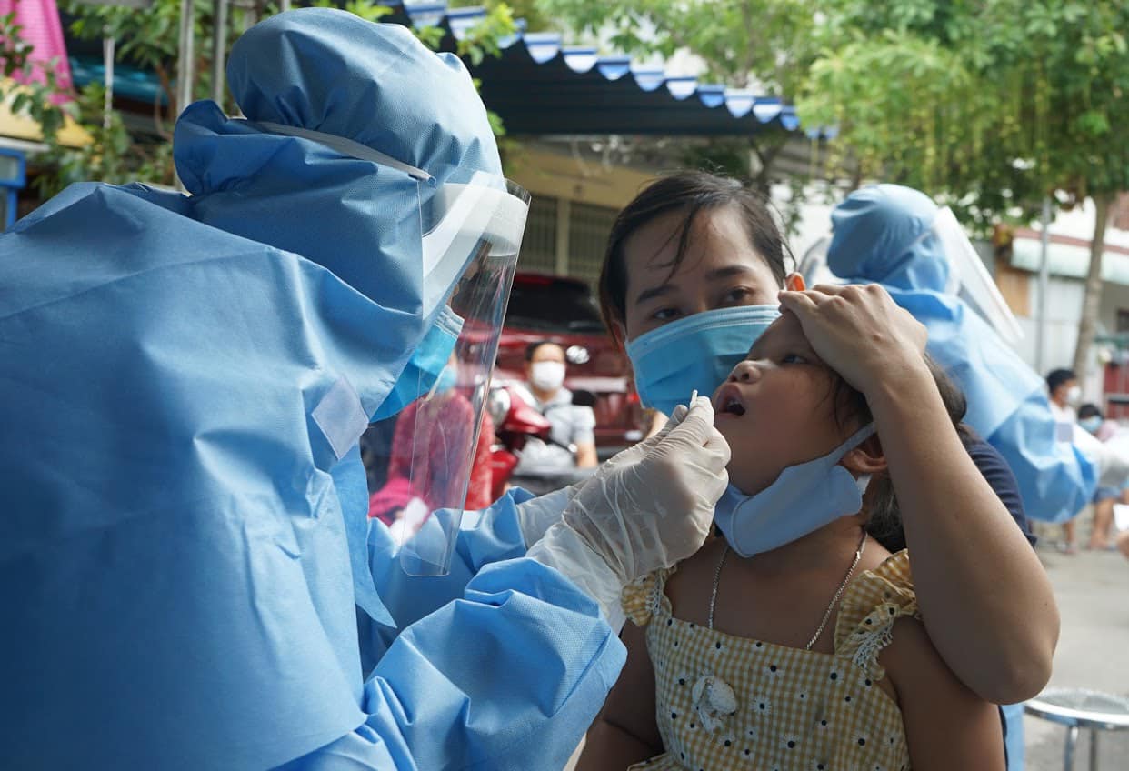 Huy động các đơn vị y tế tư nhân đủ năng lực tham gia xét nghiệm virus SARS-CoV-2