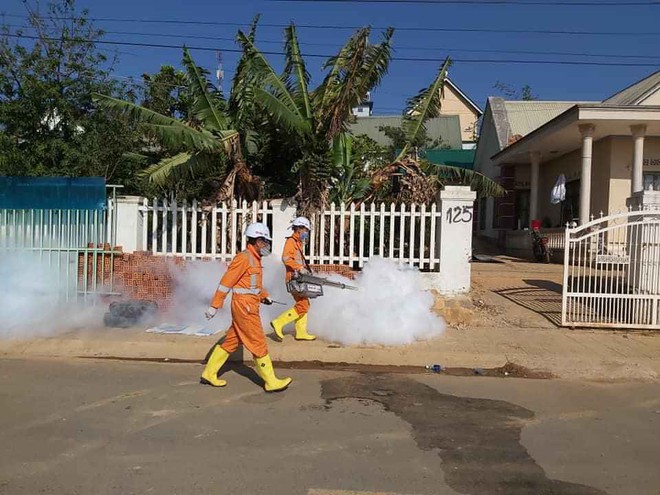 Lạc Dương Lâm Đồng  Cách ly 23 nhân viên tiếp xúc với Giám đốc dương tính với COVID-19