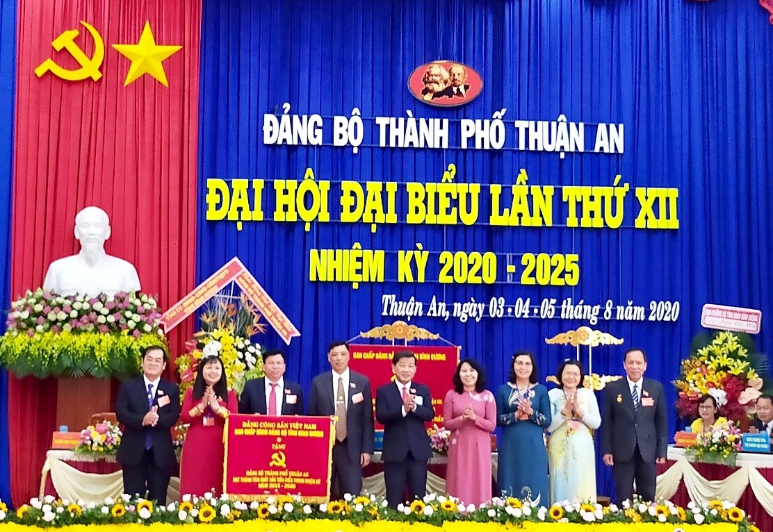 Khai mạc Đại hội đại biểu Đảng bộ TP Thuận An lần thứ XII
