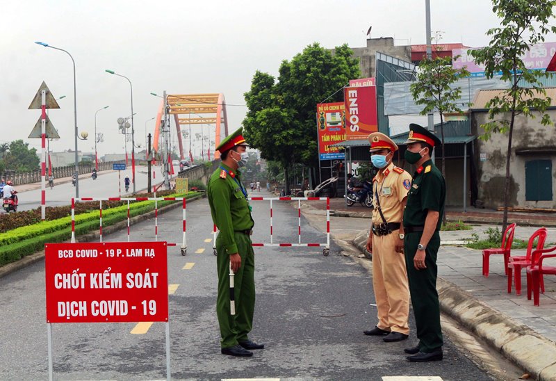 Tìm khách đi chung xe với bệnh nhân COVID-19 ở Hà Nam
