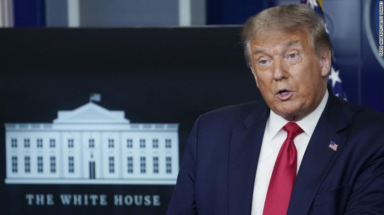 Tổng thống Trump khuyến khích bỏ phiếu qua thư tại Florida