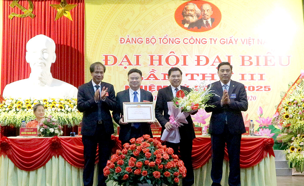Đẩy mạnh cơ cấu lại doanh nghiệp tại Tổng Công ty Giấy Việt Nam