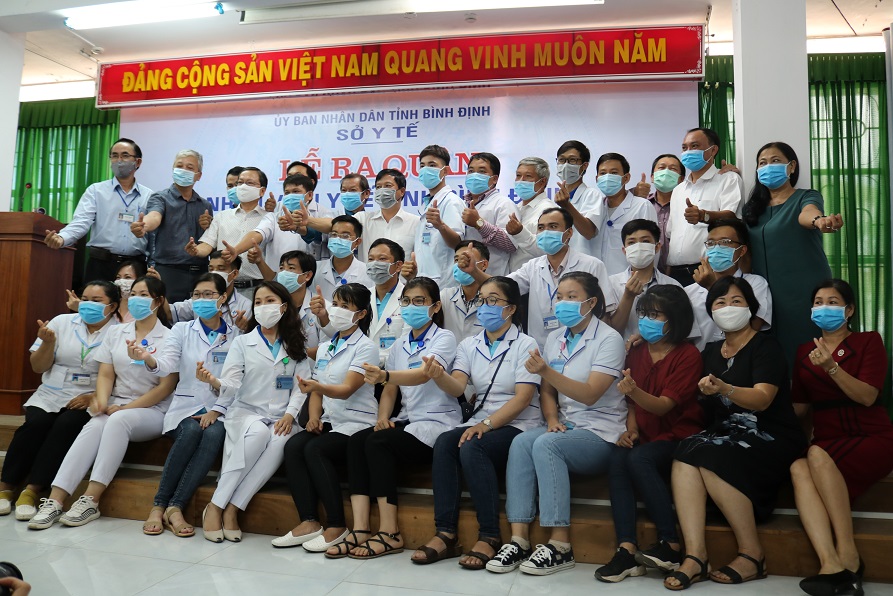Nhân viên y tế tỉnh Bình Định tình nguyện chi viện tại Đà Nẵng