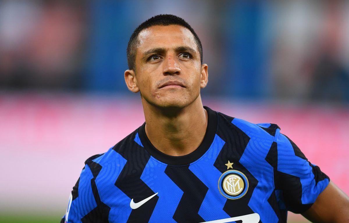 Manchester United chia tay Sanchez