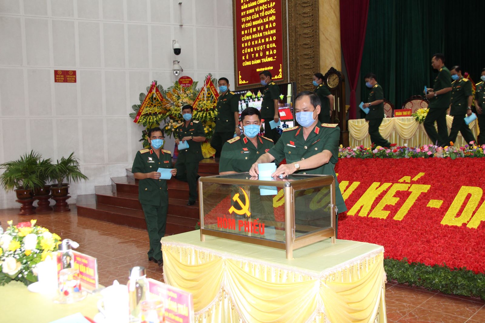 Xây dựng Đảng bộ Quân khu 1 trong sạch, vững mạnh tiêu biểu