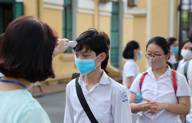 Cả nước có 13 thí sinh bị đình chỉ thi trong ngày thi đầu