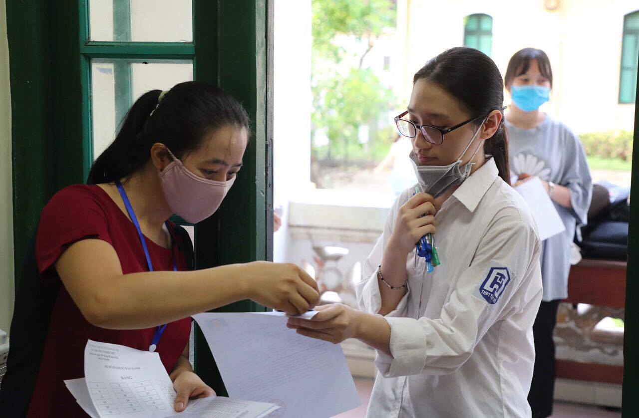 Đề thi môn Toán vừa sức, thí sinh tự tin đạt điểm cao