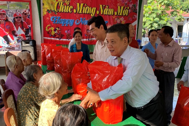 Gặp người 18 năm say mê làm từ thiện