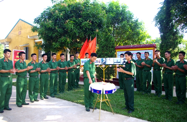 Mềm hóa công tác giáo dục pháp luật trong quân đội