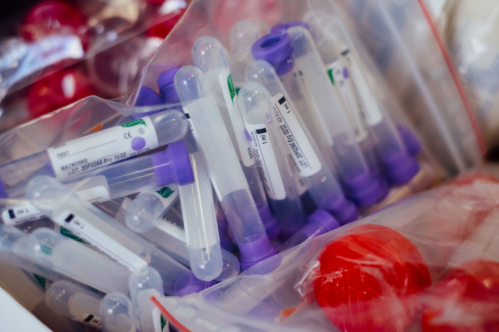 Cần đánh giá dữ liệu an toàn của vaccine mới kháng COVID-19