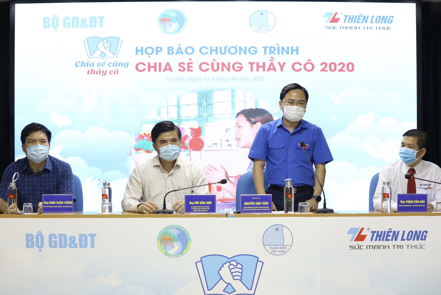 Chương trình “Chia sẻ cùng thầy cô” hướng tới tuyên dương giáo viên là người dân tộc thiểu số