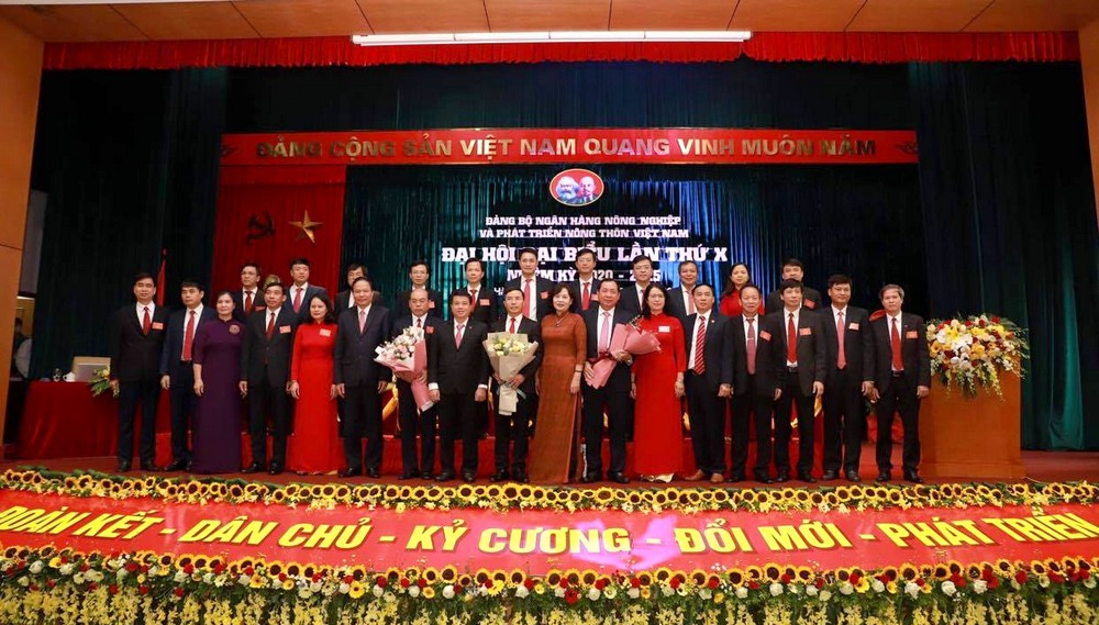 Đồng chí Phạm Đức Ấn được tín nhiệm bầu giữ chức Bí thư Đảng bộ Agribank