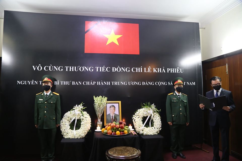 Đại sứ quán Việt Nam tại Ấn Độ tổ chức Lễ viếng nguyên Tổng Bí thư Lê Khả Phiêu