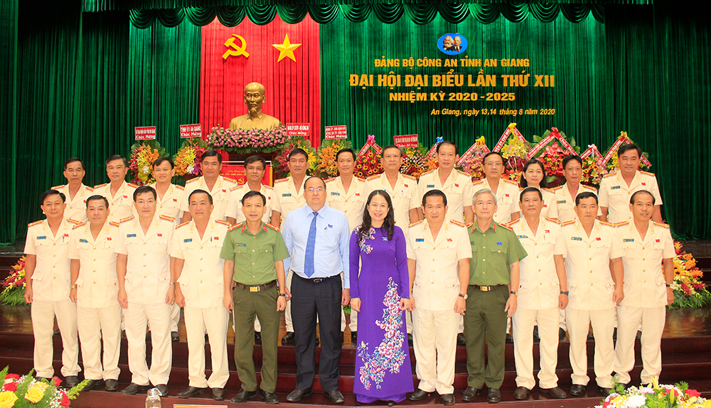 Đại tá Đinh Văn Nơi giữ chức Bí thư Đảng ủy Công an tỉnh An Giang
