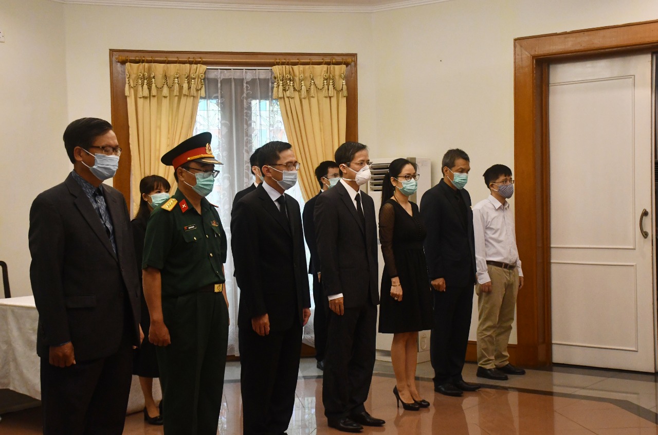 Đại sứ quán Việt Nam tại Indonesia tổ chức lễ viếng và mở Sổ tang Đồng chí Lê Khả Phiêu