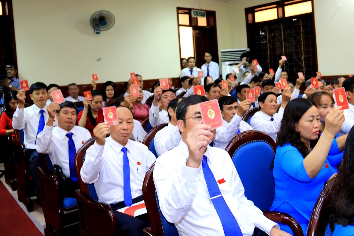 Hà Tĩnh hoàn thành đại hội đảng bộ cấp trên cơ sở