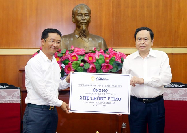 Trên 2 200 tỷ đồng tiền và hiện vật ủng hộ và đăng ký ủng hộ phòng chống COVID-19