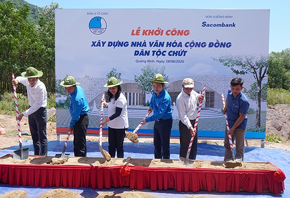 Gây quỹ xây nhà văn hoá cộng đồng cho đồng bào dân tộc Lự