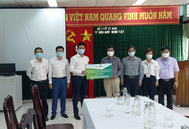 Vietcombank Huế chung tay phòng, chống dịch COVID-19