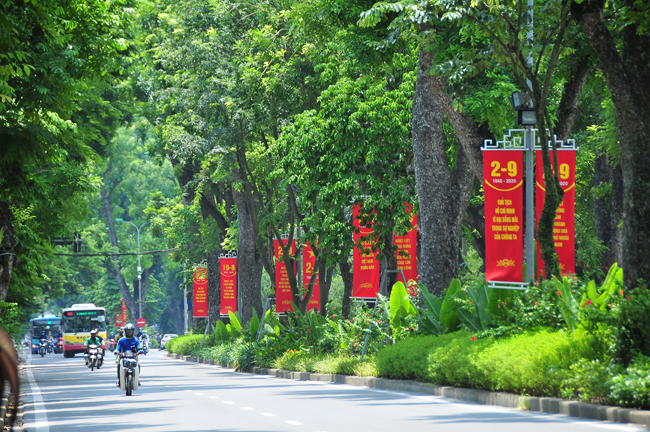 Hà Nội rực rỡ chào đón Quốc khánh