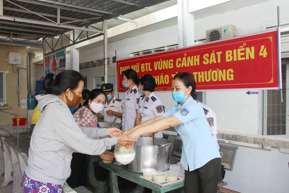 Phụ nữ Cảnh sát biển Việt Nam thi đua hoàn thành tốt nhiệm vụ