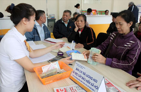 Sửa quy định về nghỉ hưu ở tuổi cao hơn với cán bộ, công chức