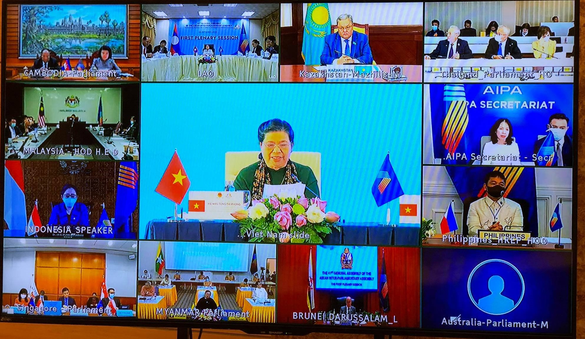 Xây dựng Cộng đồng ASEAN vững mạnh, đoàn kết và tự cường