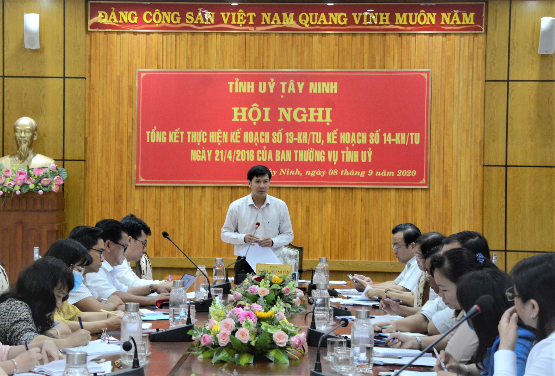 Phát triển Đảng trong doanh nghiệp ngoài nhà nước Nhiệm vụ tất yếu
