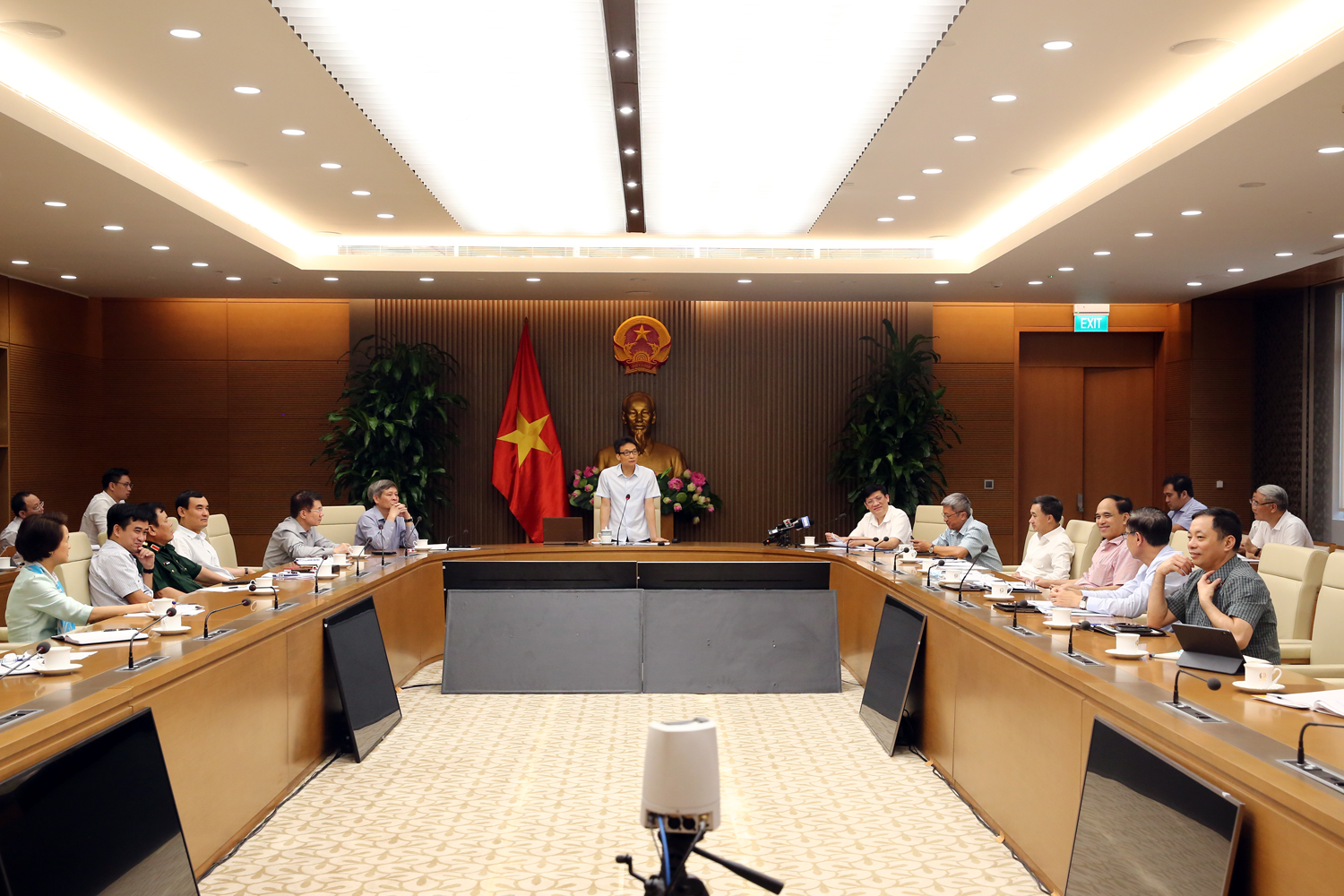 Bộ Y tế sẽ đặt hàng doanh nghiệp tổ chức xét nghiệm SARS-CoV-2 tại sân bay