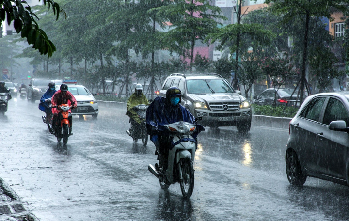 Bắc Bộ tiếp tục mưa to cục bộ, khả năng xảy ra lốc, sét