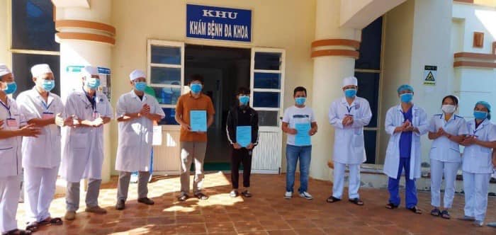 Thêm 1 trường hợp mắc COVID-19 trở về từ Nga