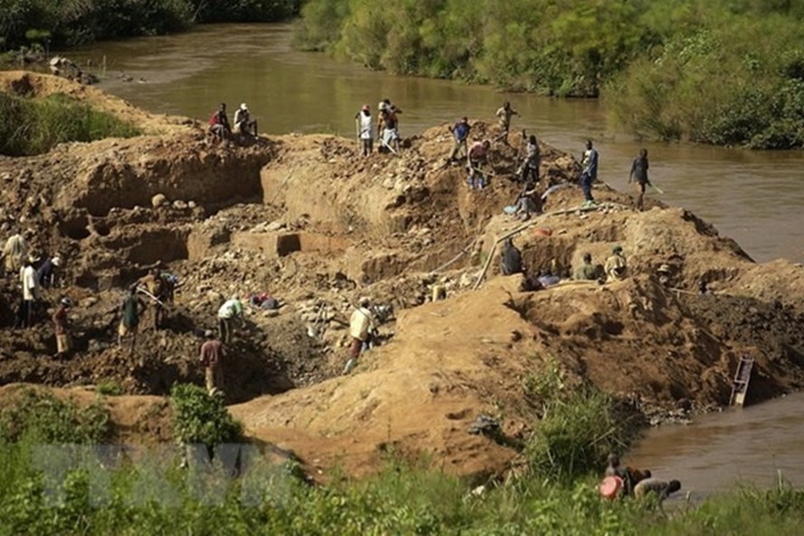 Ít nhất 50 người thiệt mạng trong vụ sập mỏ vàng tại CHDC Congo