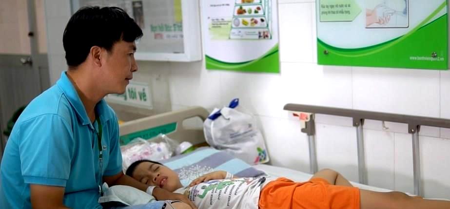 Thêm nhiều học sinh nhập viện cấp cứu trong vụ nghi ngộ độc thực phẩm