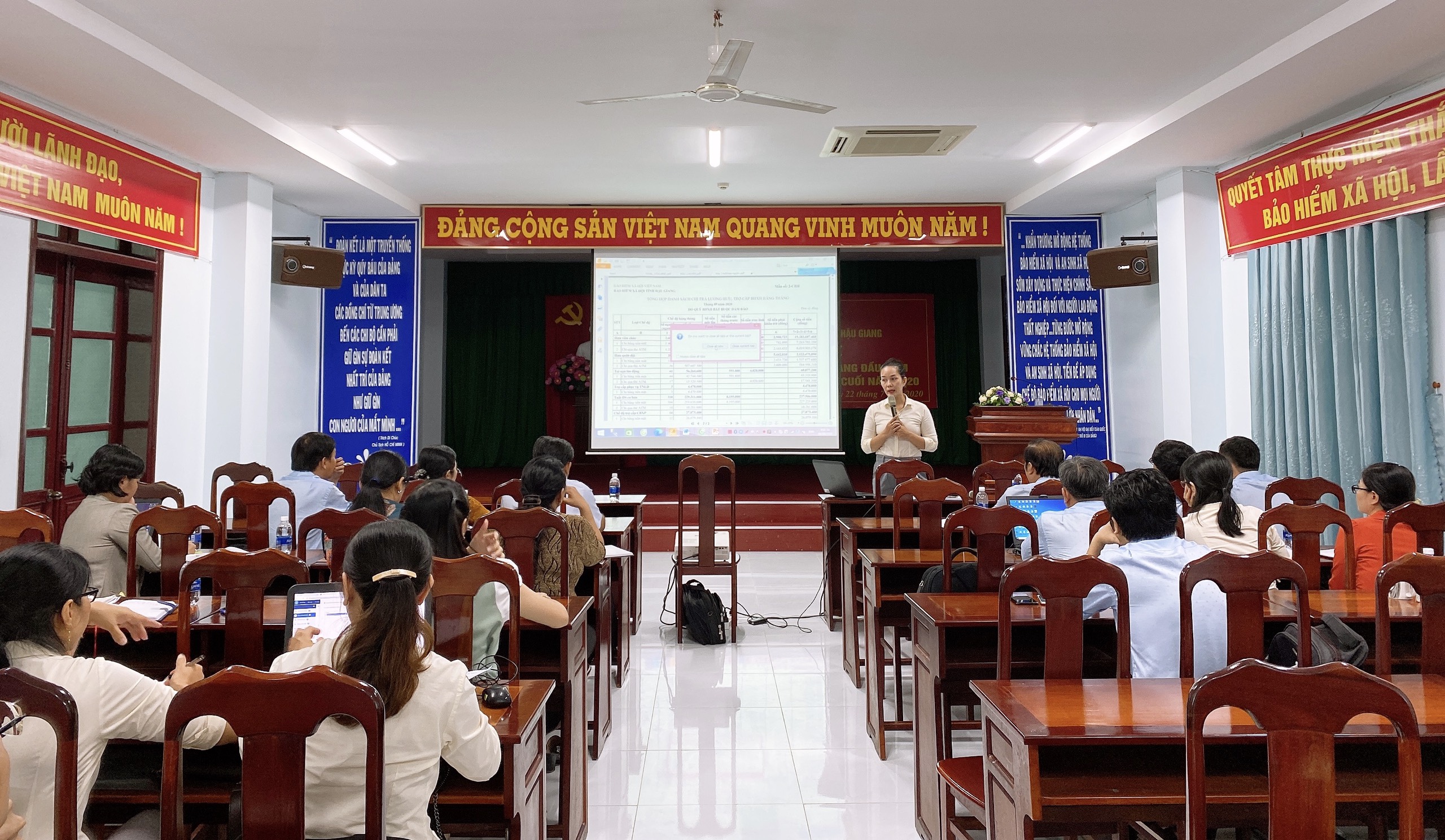 Hậu Giang tập huấn công tác giải quyết chế độ tử tuất, tai nạn lao động, bệnh nghề nghiệp